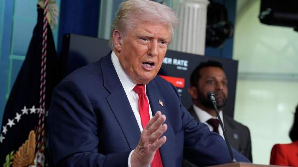 Read more about the article Politico: европейские политики не доверяют плану Трампа по Украине