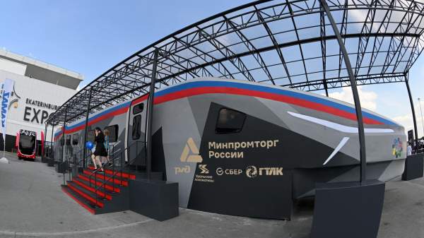 Read more about the article Поэтапное строительство ВСМ Москва — Петербург позволяет проводить работы в сжатые сроки