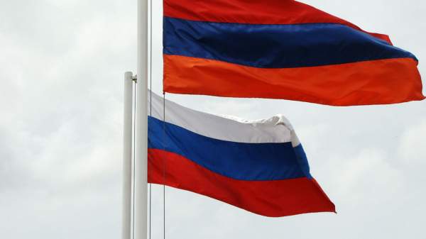 Read more about the article Более 3,3 тыс семей переселенцев из Карабаха получили российскую гумпомощь в Армении