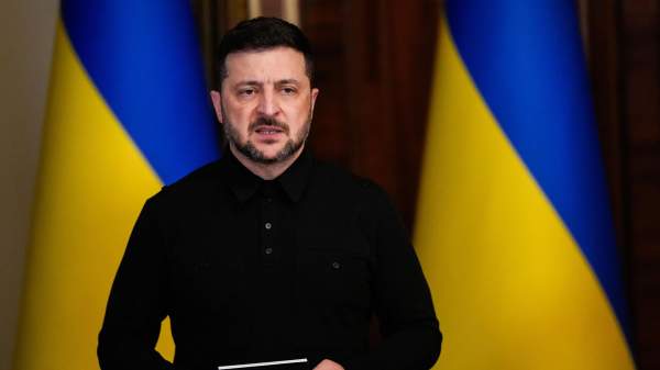 Read more about the article Боуз: слова Зеленского о фронте вызывают недоумение и раздражение