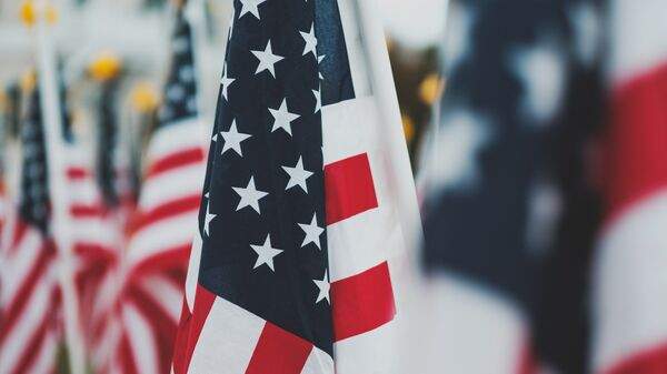 Read more about the article ОАЭ и США подписали меморандум о сотрудничестве в области энергетики и ИИ