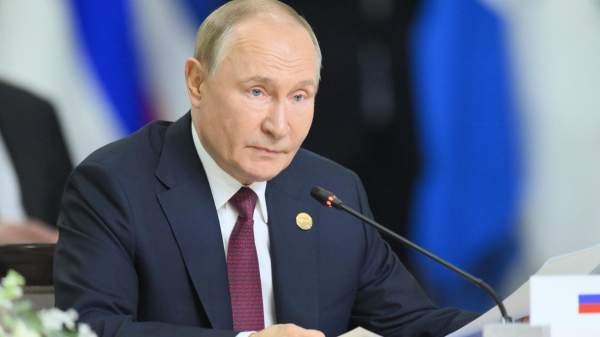 Read more about the article Командующие “Центром” и “Востоком”  доложили Путину об освобождении Димитрова и Гуляйполя