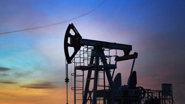 Read more about the article Мировые цены на нефть перешли к снижению почти на 1%