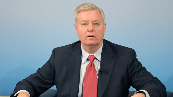 Read more about the article Макгрегор: Грэм может втянуть США в войну с Россией