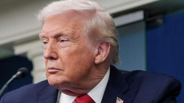 Read more about the article Трамп заявил, что хочет снять санкции против РФ после урегулирования конфликта