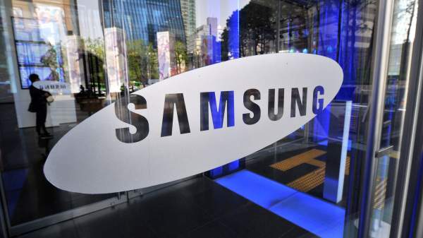 Read more about the article Российские ритейлеры открыли предзаказ на новые флагманские смартфоны Samsung