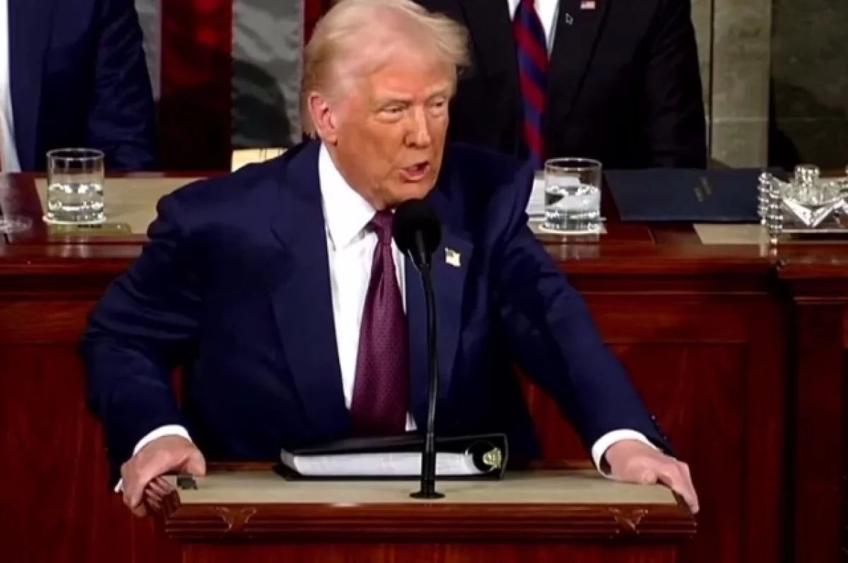 Read more about the article В Вашингтон прибыл самолёт судного дня перед обращением Трампа к Конгрессу