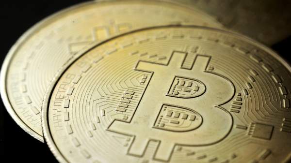 Read more about the article Правительство внесло в Госдуму законопроекты о регулировании операций с криптовалютой