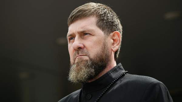 Read more about the article Кадыров обсудил с Мантуровым проекты по укреплению экономики Чеченской Республики