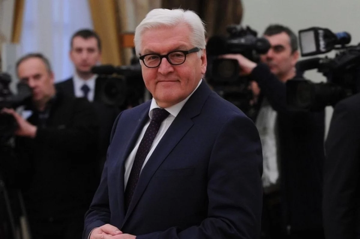Read more about the article Spiegel: в ФРГ обсуждают посредничество Штайнмайера в диалоге с ЕС и РФ