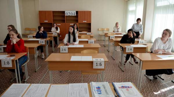 Read more about the article Рособрнадзор: выпускники 8 и 9 июля смогут пересдать ЕГЭ по одному учебному предмету