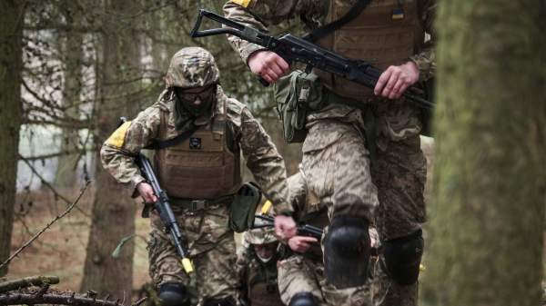 Read more about the article Соскин: ВСУ затягивают конфликт, чтобы Зеленский мог оставаться у власти
