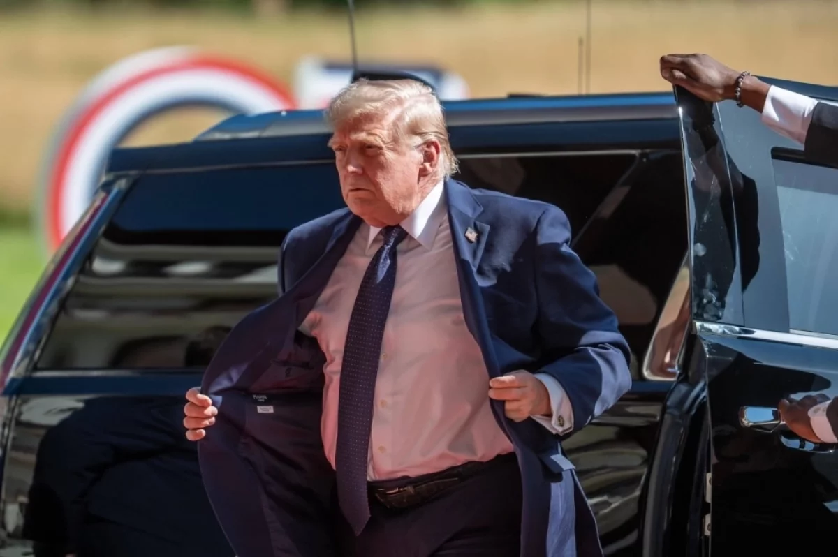 Read more about the article Трамп заявил, что было бы несправедливо лишать Иран баллистических ракет