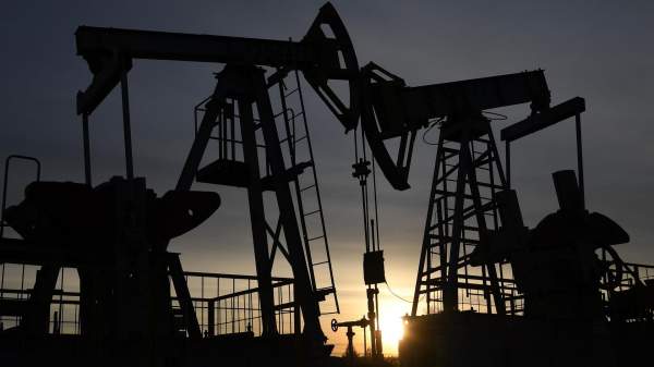 Read more about the article Цена нефти марки Brent поднялась выше 76 долларов за баррель впервые с 25 июня