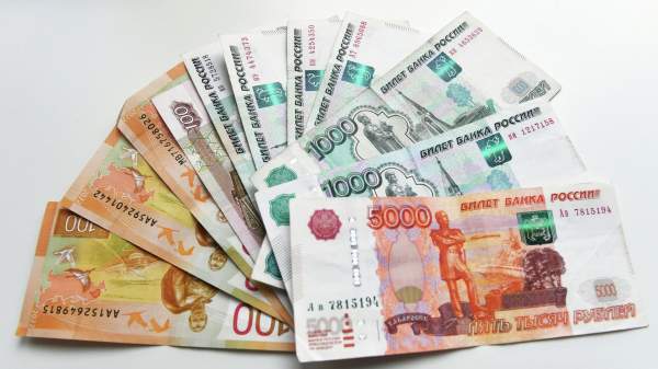 Read more about the article Реальный эффективный курс рубля вырос в январе-июне на 7,1%, в июне – на 0,3%