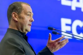 Медведев назвал Бернема премьером «Мелкобритании»