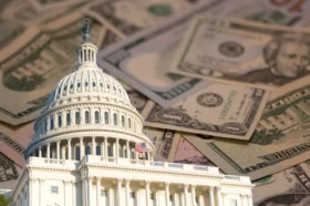 Эксперт Сумароков объяснил опасность рекордного госдолга США в $40 трлн